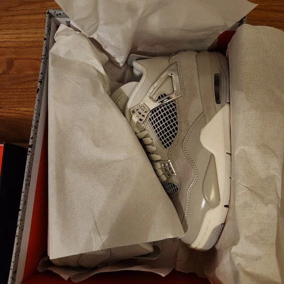 Jordan 4 Retro - Frozen Moments